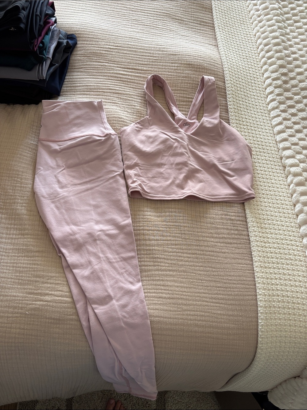 Alo Women's High-Rise Leggings & Tank Sports Bra Set - Blush Pink